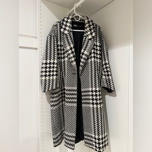 Houndstooth print coat from ZARA